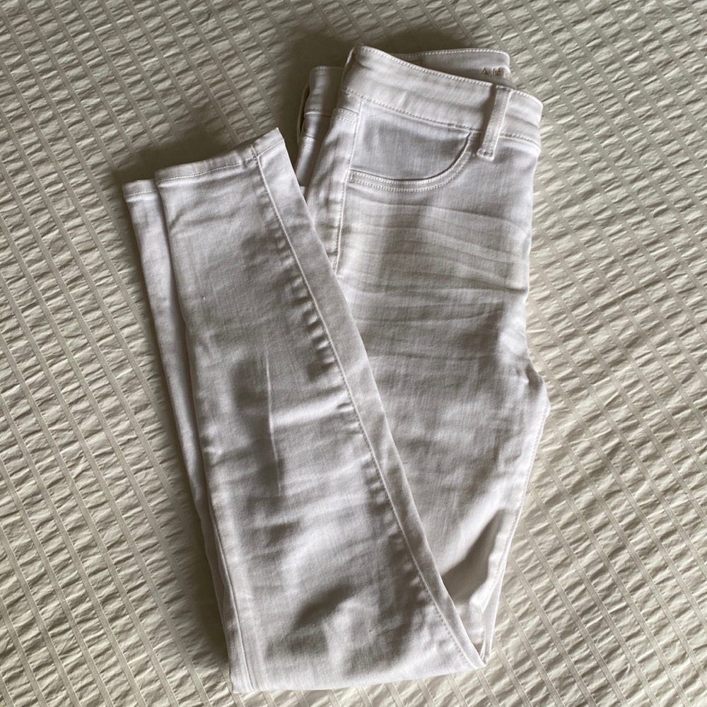 American Eagle white skinny jeans